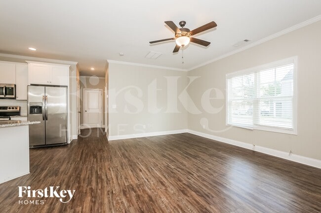 22F E Newnan Rd