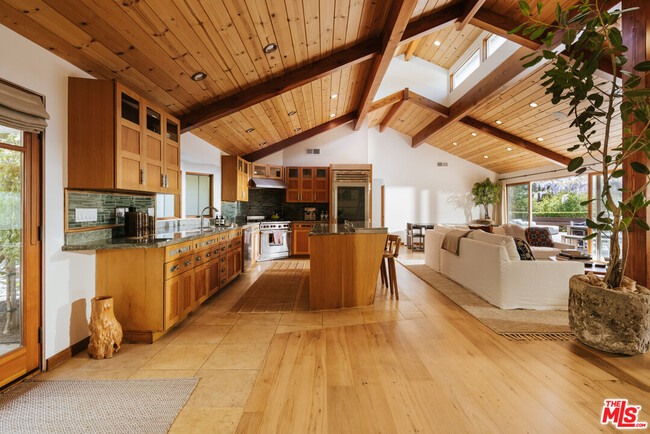 Photo - 6945 Whitesands Pl