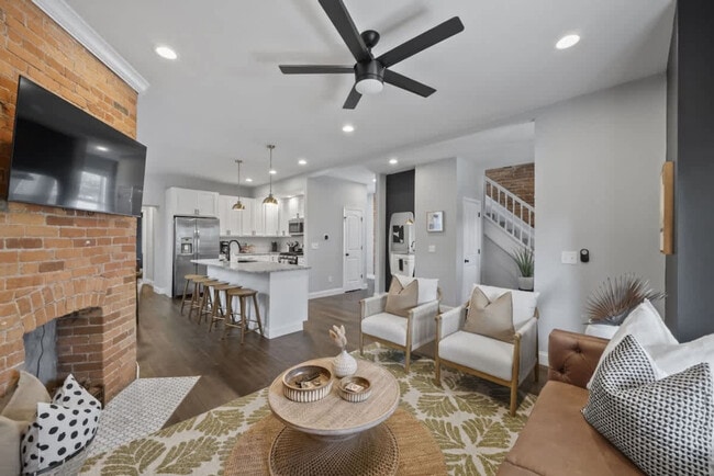 Photo - 530 Hanford St Unit SI ID1496117P