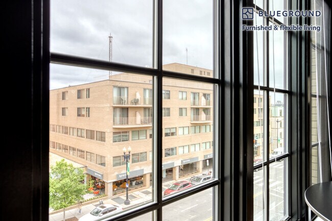 Photo - 2210 Wisconsin Ave NW Unidad SI FL4-ID547