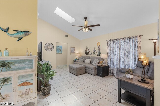 Photo - 1409 SW 1st Pl