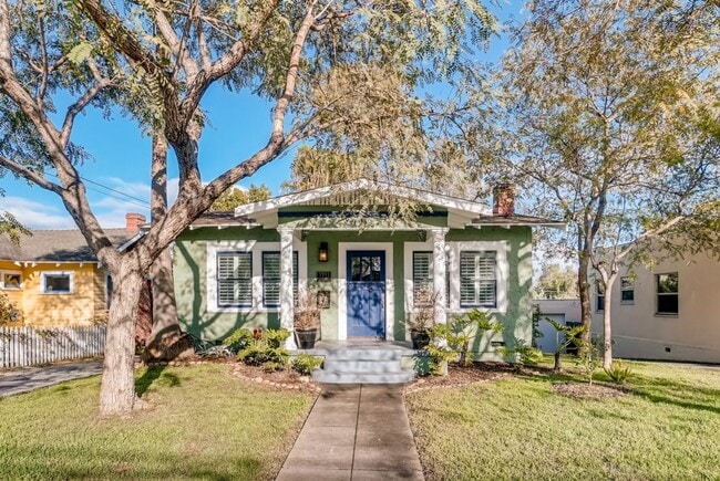 Building Photo - Quaint Remodeled 2 Bedroom Home in South Park