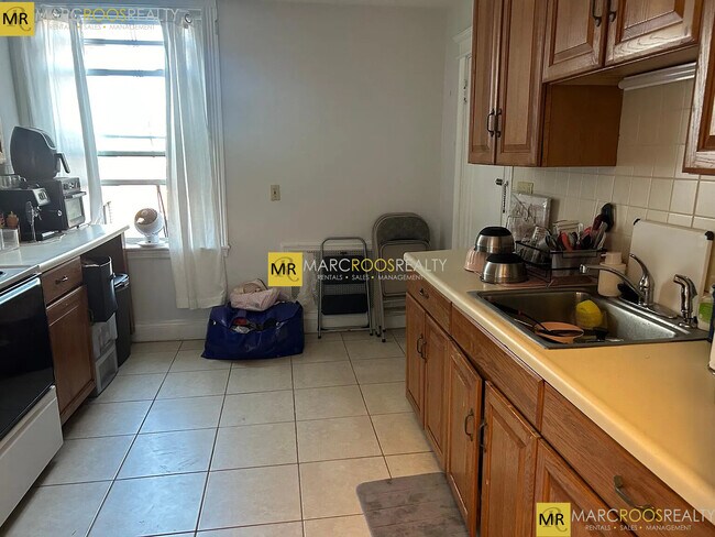 Photo - 215 Saint Paul St Unit 5