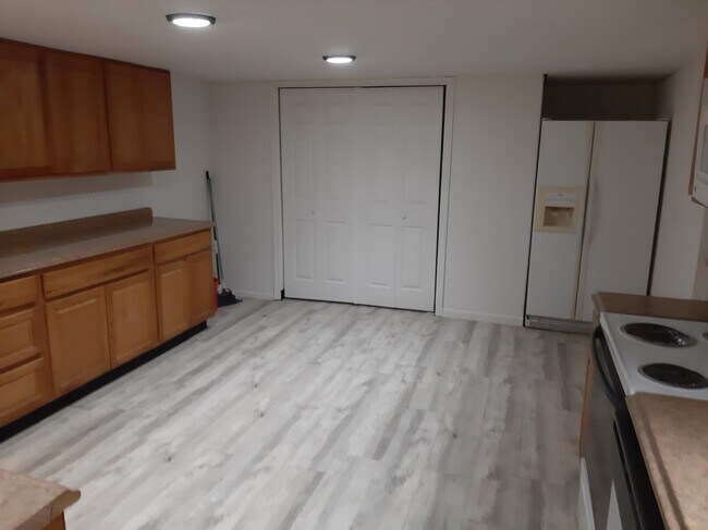 58498 E 42nd Dr Unit B