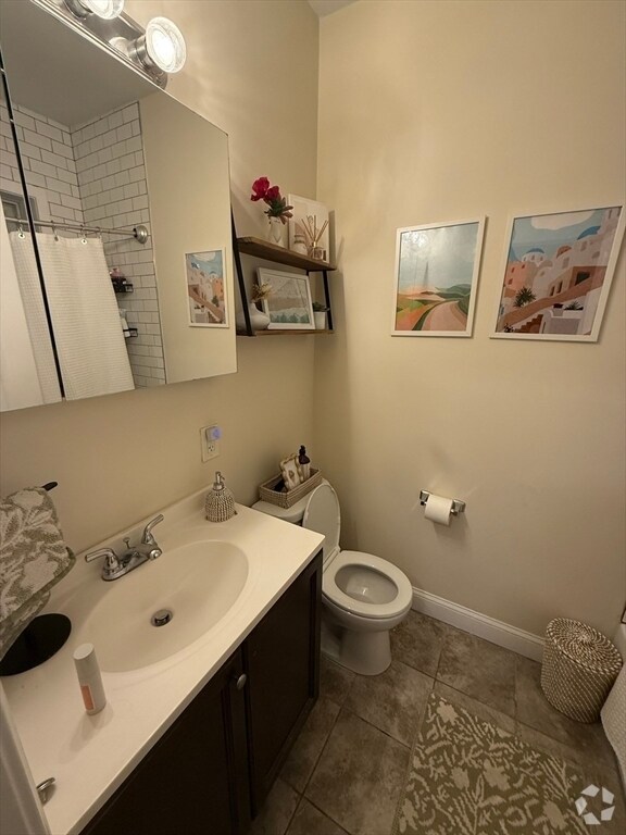 Building Photo - 52 Medford St Unit 2 Rental
