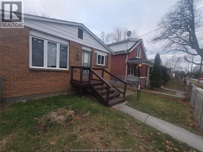 Photo - 3563 Bloomfield Rd