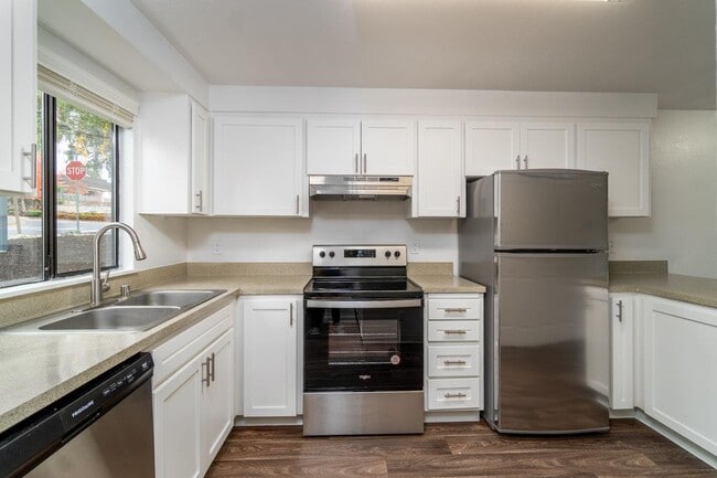 Photo - Lakeview Townhomes