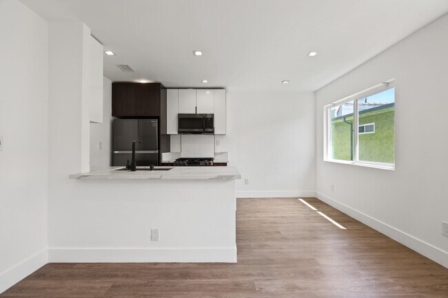 701 N. Hill Pl.