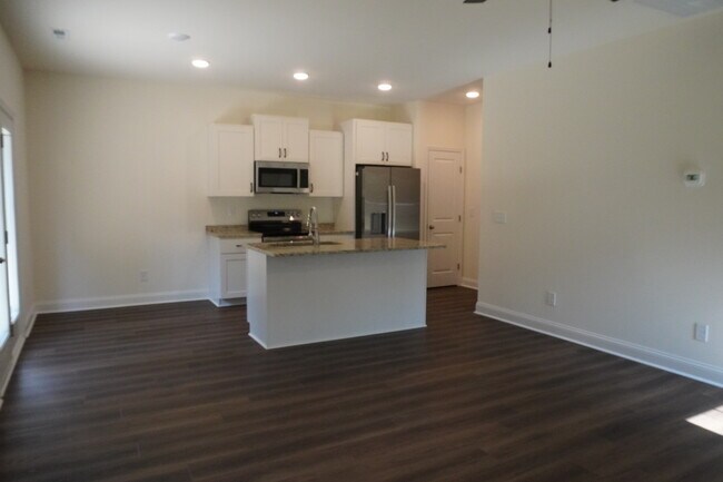Photo - 385 Buhmann Dr