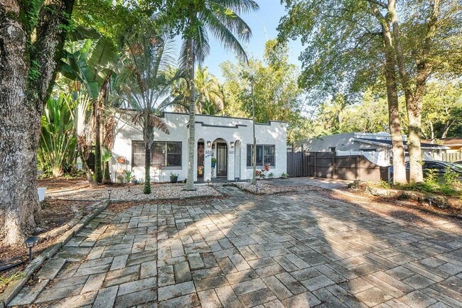 Photo - 551 SW 13th Ave Unidad 1