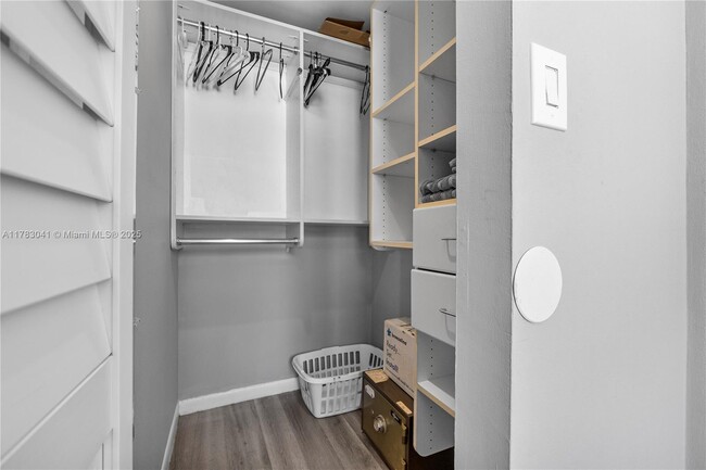 Photo - 1320 Drexel Ave Condo Unit 305