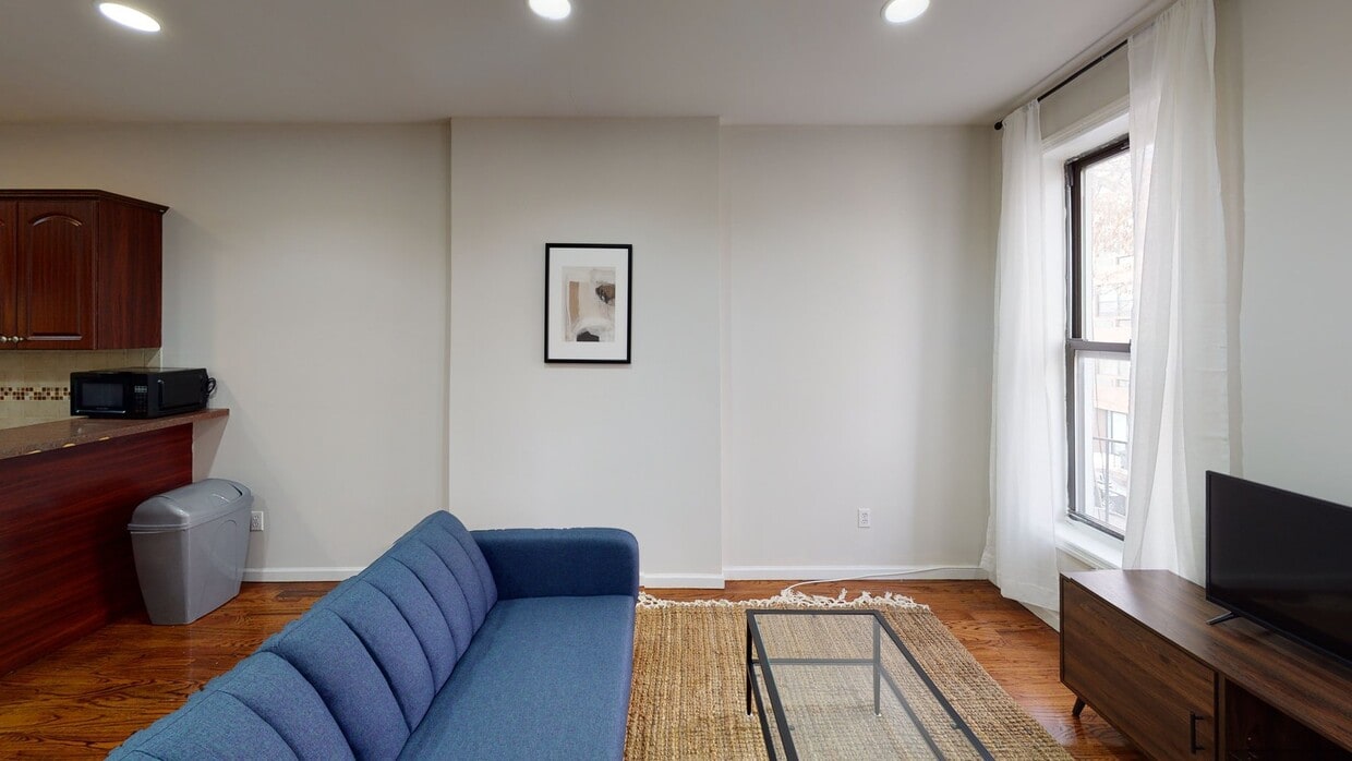 Photo - Private bedroom in 3 bed/1 bath Home