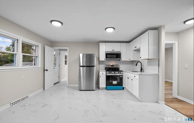 Photo - 280 Marion St