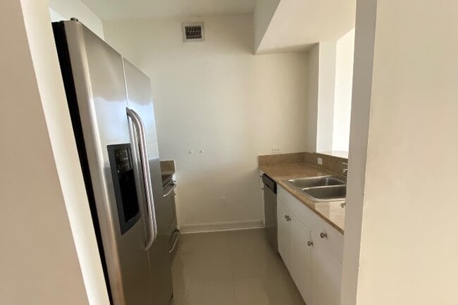 Building Photo - 117 NW 42nd Ave Unit 1604
