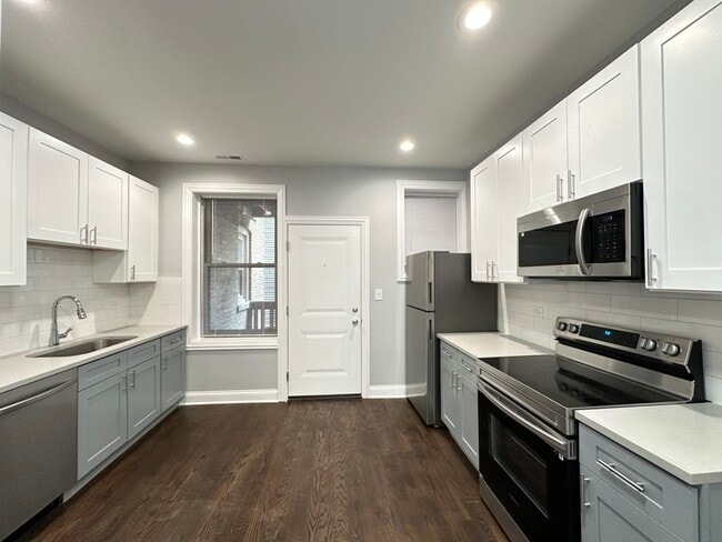 Photo - 1224 W Rosemont Ave Unidad 2 Rental