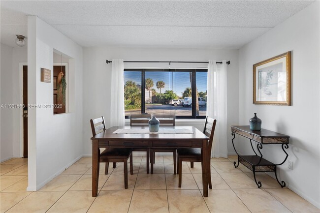 Photo - 1145 N Shannon Ave