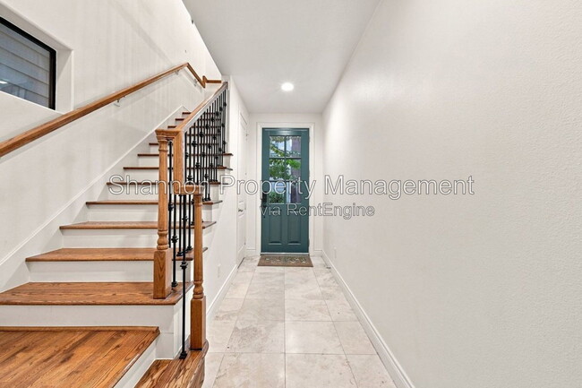 9609 Pemberton Cres Dr