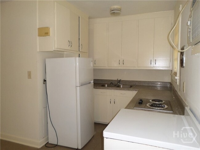 Photo - 2302 E 40th St