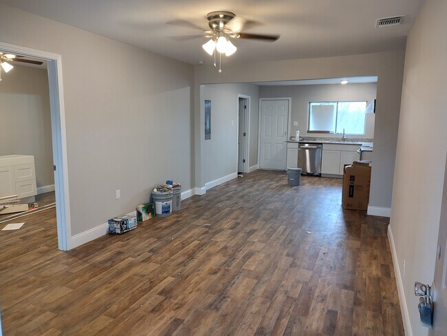 Photo - 8905 Seacliff St