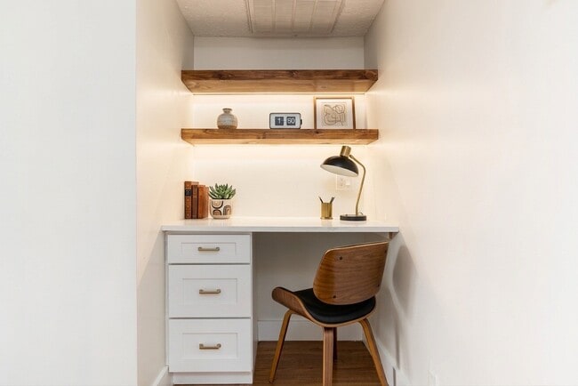 Office Nook - 2247 Riverside Ave