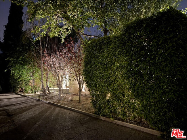 Building Photo - 13324 Sunset Blvd