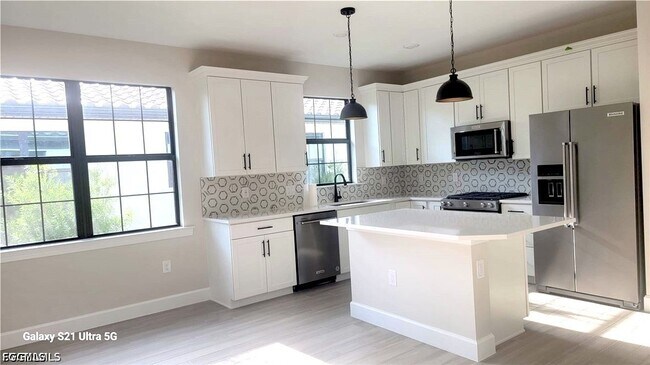 Photo - 11917 Sacra Pl