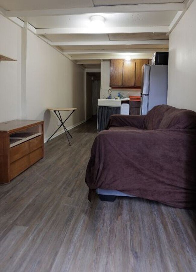 Photo - 914 13th St Unit Apartment #2