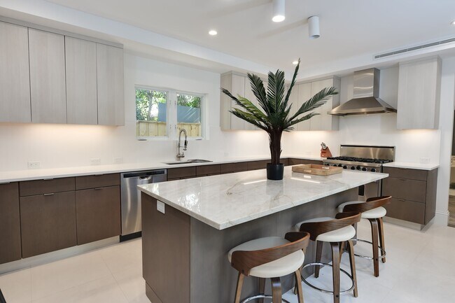 Photo - 443 Seaview Ave
