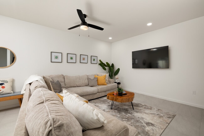 Photo - Colgate Crossings