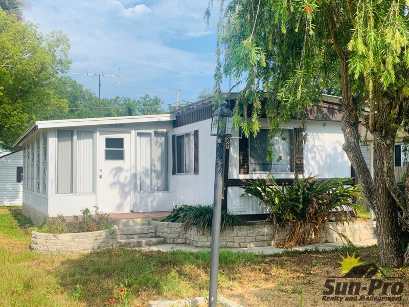 Photo - 5225 Sydney Street
