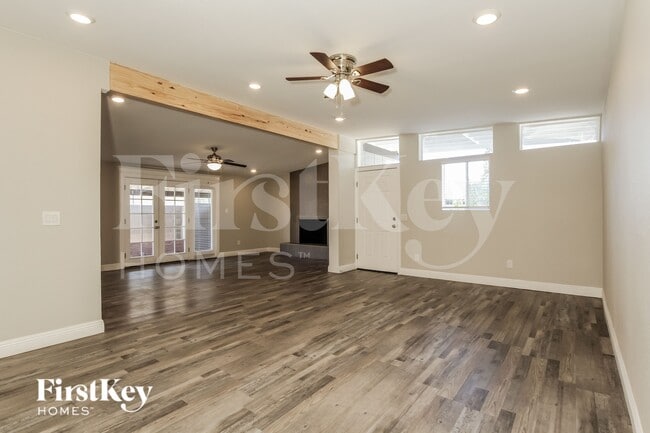 3718 W Townley Ave