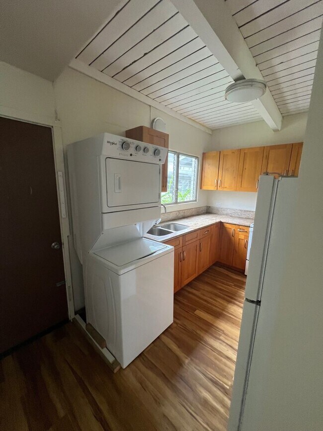 Photo - 2-bed 2-bath 1- parking Tropic Gardens Town House for rent!