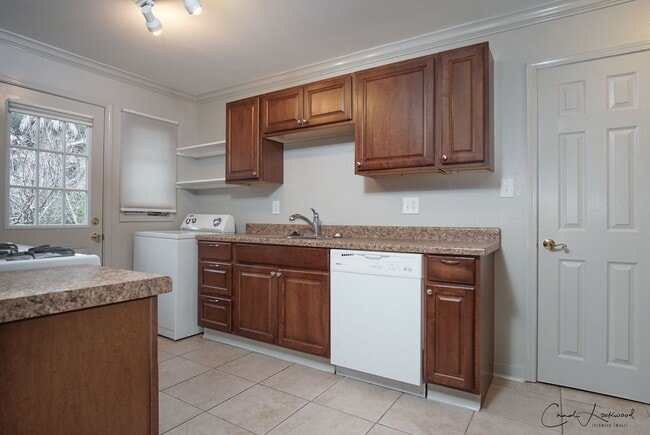 Photo - 2 bedroom 1 bathroom Upstairs Unit 409D-MADISON PARK APARTMENTS