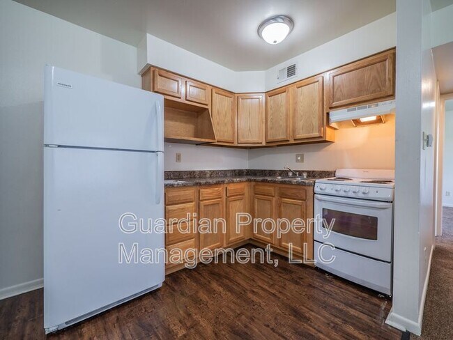 Photo - 1115 N College Dr