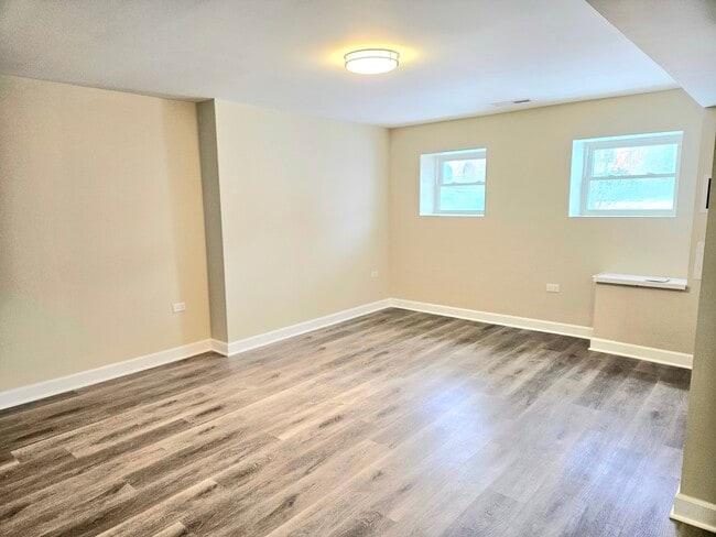 Photo - 1922 Elmwood Ave