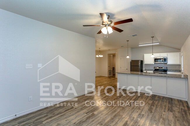 Photo - 205 Dolphin Dr Unit B