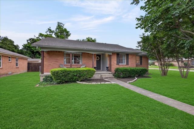 Photo - 105 S Weatherred Dr