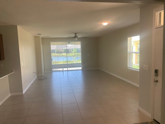 Photo - 25129 E Lenox Cir