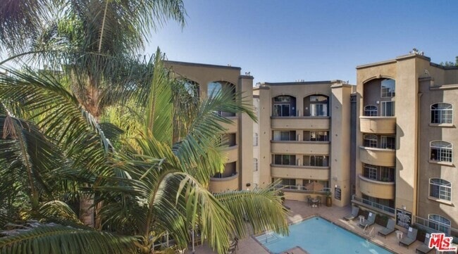 Building Photo - 7660 Beverly Blvd Unit 305 Rental