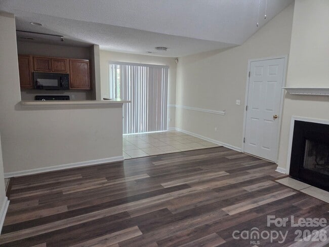 Photo - 437 Cedarcroft Dr