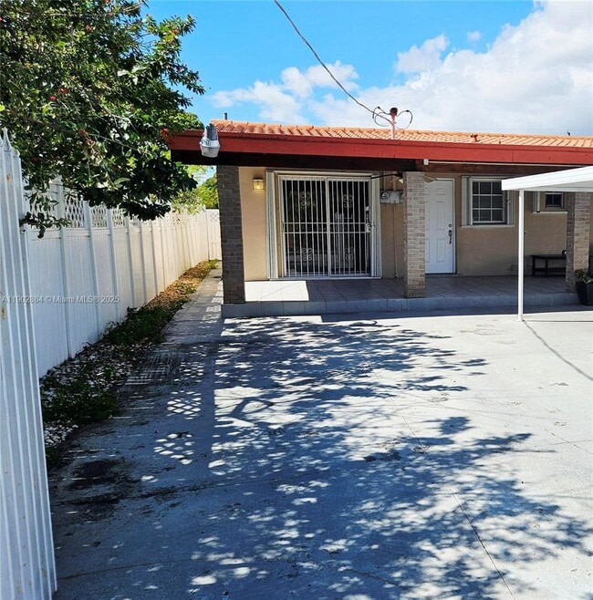 Photo - 47 NW 48th Ct Unit rear