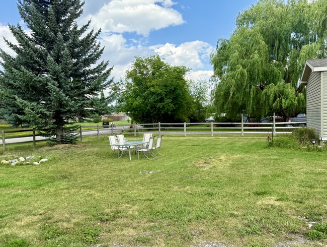 Photo - 3 Bed 2 Bath Mobile Home on Half Acre in South Kalispell