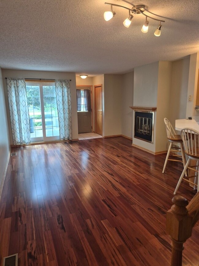 Photo - 13174 Meadowood Curve