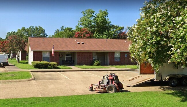 Photo - 2701 Stanberry Dr