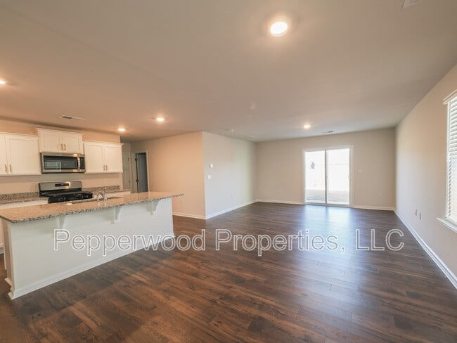 Photo - 1761 Rein Dr