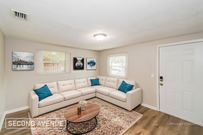 2230 W 11th St