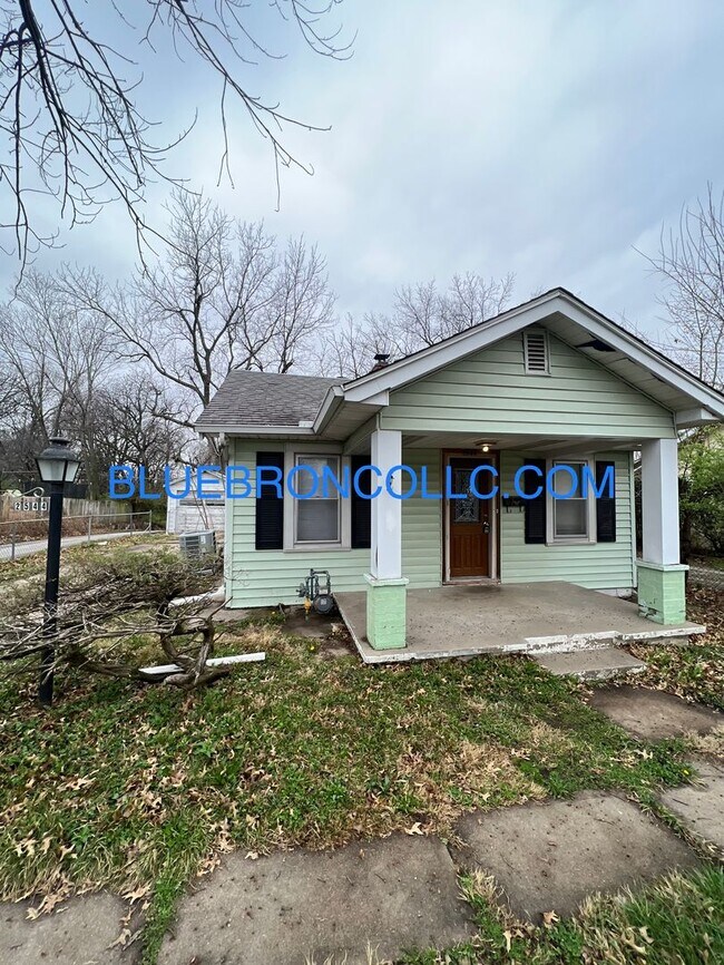 Nice two bedroom house with nice hardwood ... - Nice two bedroom house with nice hardwood ...