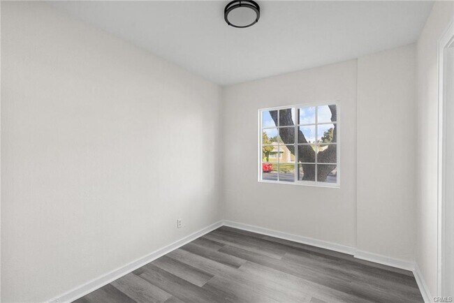 Photo - 5601 Fishburn Ave Unidad 1/2