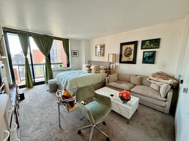 Photo - 300e62 Unit 1705