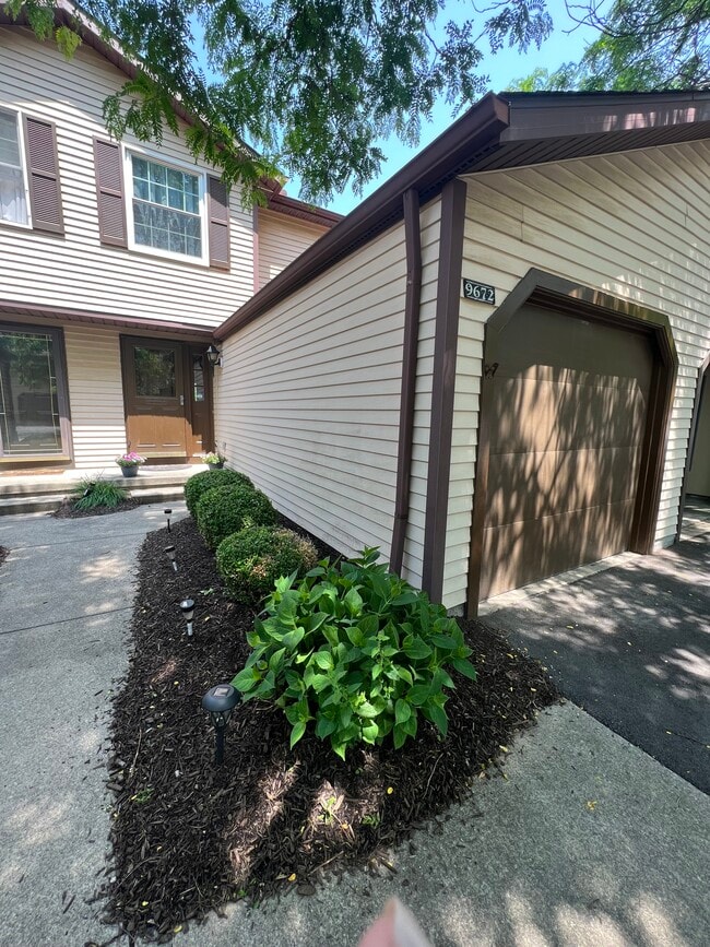 Building Photo - 9672 E Idlewood Dr Unit na